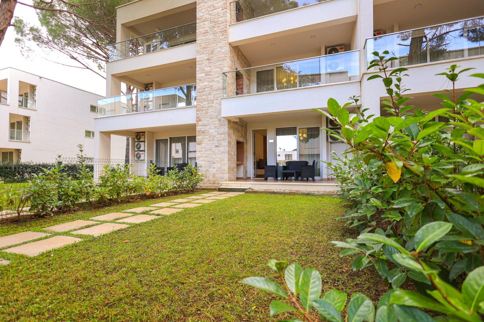 Sanpietro Vacation Apartments ดูร์เรส ภายนอก รูปภาพ