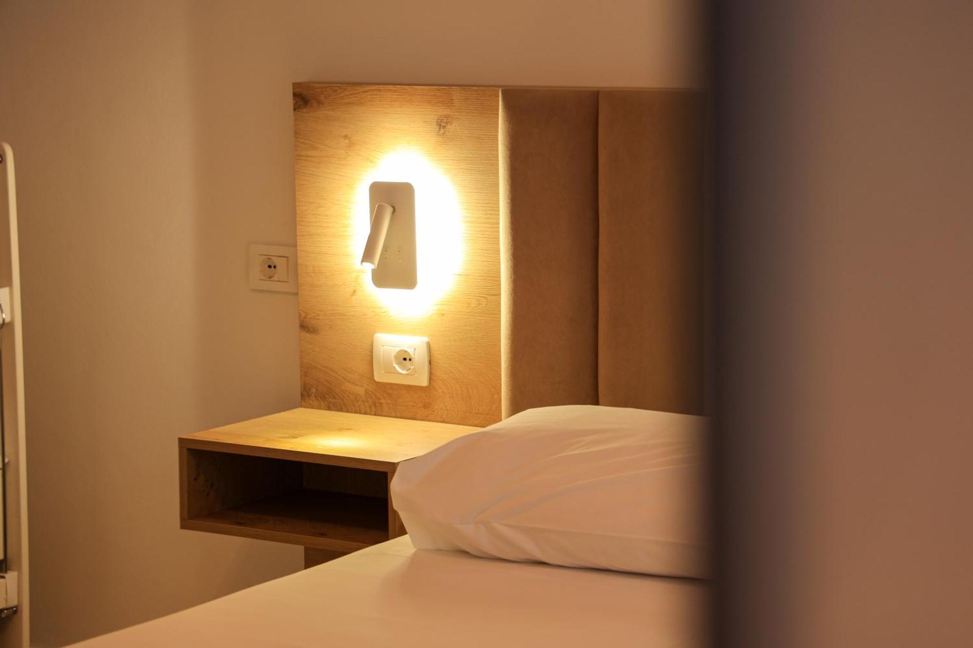 Sanpietro Vacation Apartments ดูร์เรส ภายนอก รูปภาพ